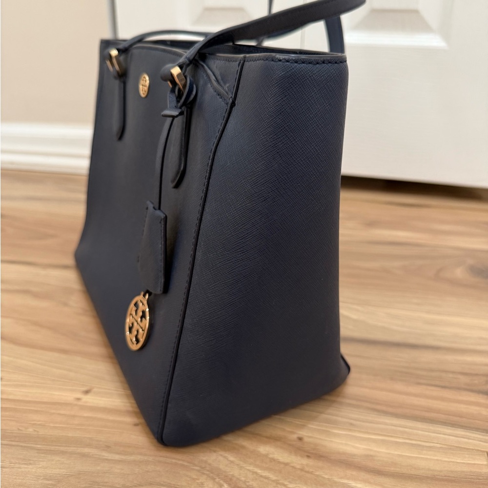 Tory Burch Robinson Tote Bag Elegant Navy Blue - Picture 2 of 9